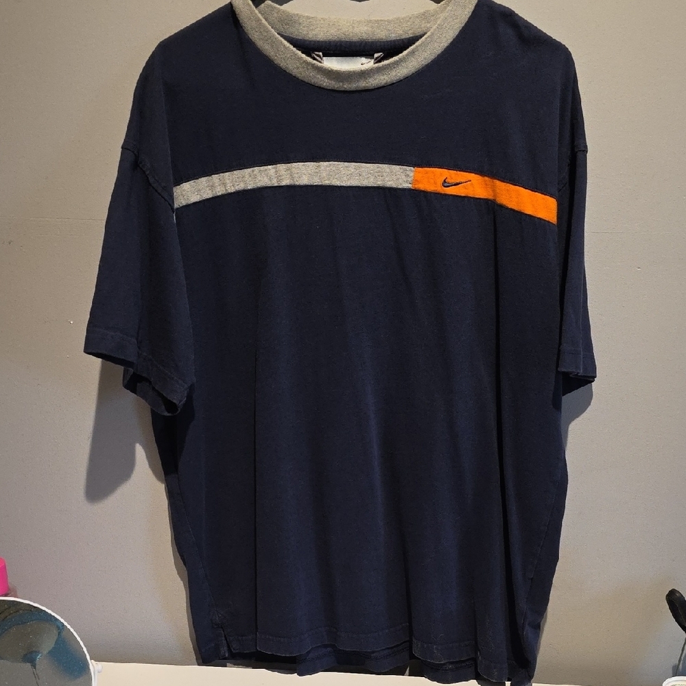 Nike Men's Navy and Gray T-Shirt